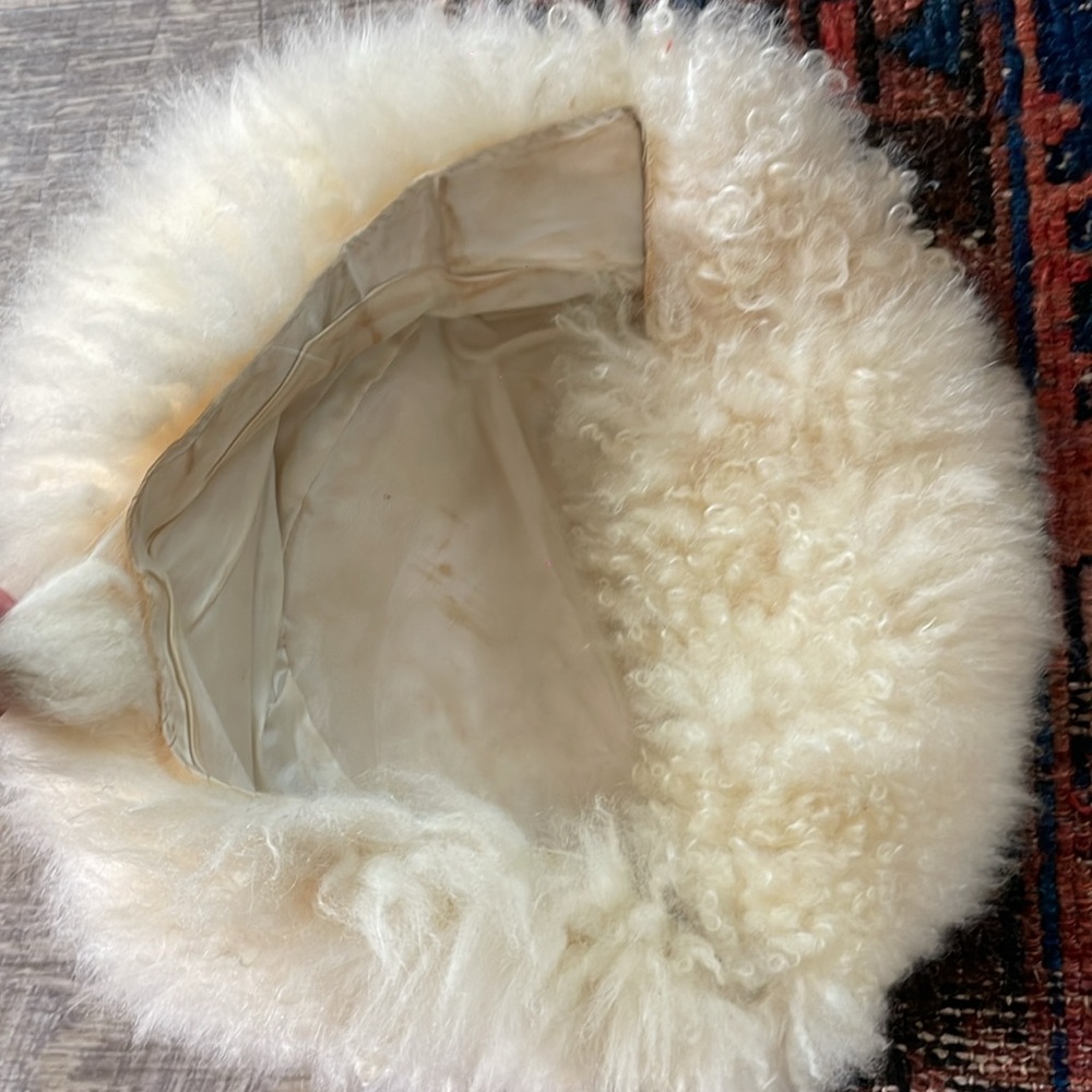 •| vintage fluffy pillbox - Picture 3 of 7